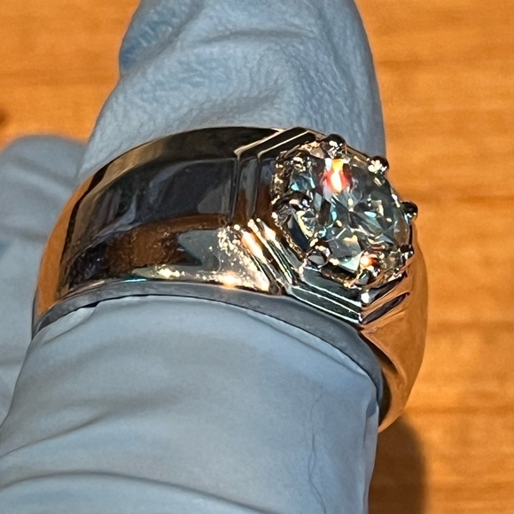 2.06 Ct Vvs1` Round White Ice Moissanite Octagon Men's Ring - Picture 5 of 14